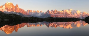 Lac de Cheserys o zachodzie Słońca